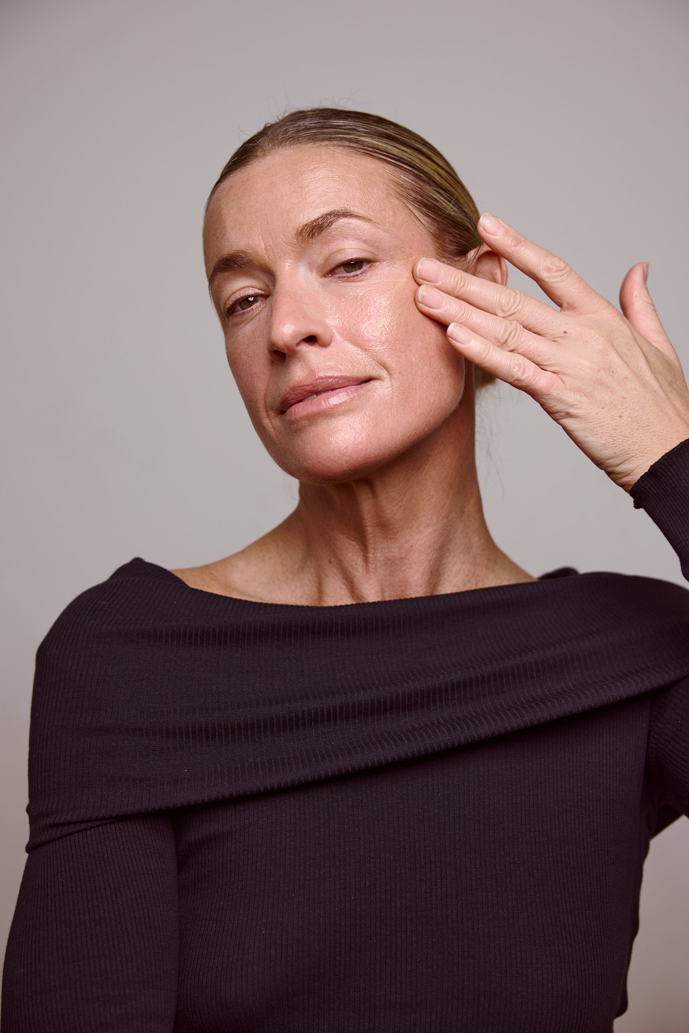 Health Retreat Tinted Glow Serum - Day 2